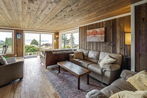 House (2 Bedrooms) | Interior - Walk to Private Beach: Bay-view Whidbey Island Gem (Oak Harbor)