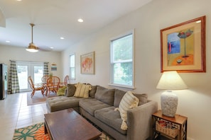 Cottage (2 Bedrooms) | Front of property