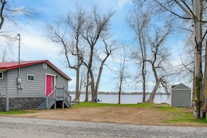 Interior - 'eagles Rest' Peaceful Cottage on Lake Champlain (Chazy)