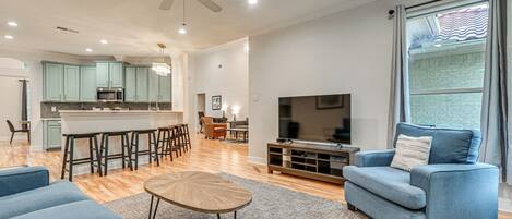House (4 Bedrooms) | Front of property