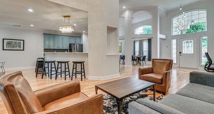 Fire Pit + Spacious Yard: Irving Family Home
