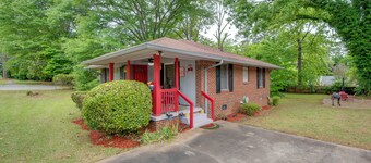 Peaceful Porch, Yard! Riverdale Home Near Dtwn ATL