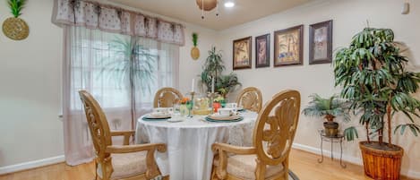 House (2 Bedrooms) | Interior