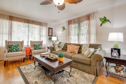 Peaceful Porch, Yard! Riverdale Home Near Dtwn ATL