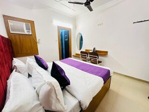 Room - 5 minutes to the Ganga Ghat. (Haridwar)