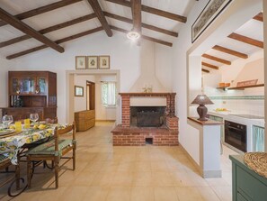 Dining - Wonderful private villa for 2 people with A/C, WIFI, TV, patio and pets allowed (Massarosa)