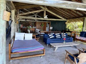 Outdoor dining - Exclusive House in Gated Community with Ocean View - Barra do Sahy (São Sebastião)