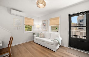 TV - Top Spot for Inlet Activities and Ocean City Fun - New 2 BR 1.5 BA for 2026 (Ocean City)