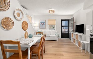 TV - Top Spot for Inlet Activities and Ocean City Fun - New 2 BR 1.5 BA for 2026 (Ocean City)