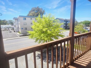 Property grounds - 2 Bedroom 2 Bathroom Condo with outdoor pool in North Ocean City! LC 263 (Ocean City)