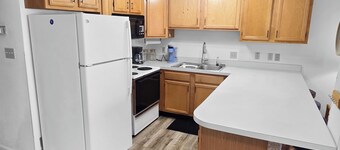 2 Bedroom 2 Bathroom Condo with outdoor pool in North Ocean City! LC 263