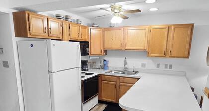 2 Bedroom 2 Bathroom Condo with outdoor pool in North Ocean City! LC 263