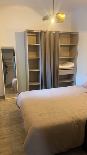 1 bedroom, free WiFi, bed sheets - 45 minutes from the Gorges du Verdon, 45 minutes from the sea, 1 KM from the village of Flayosc (Flayosc)