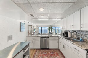 Dishwasher, coffee/tea maker - Plaza 1612 2bd Oceanfront condo (Ocean City)
