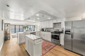 Dishwasher, coffee/tea maker - Plaza 1612 2bd Oceanfront condo (Ocean City)