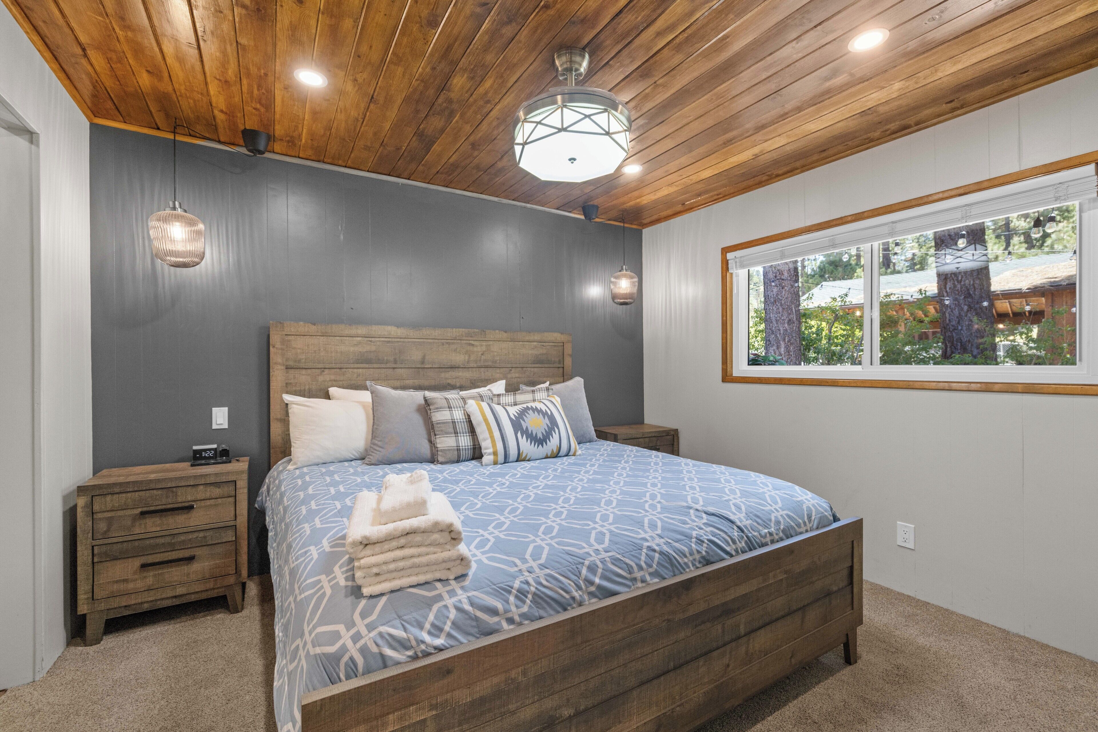 Signature House, 4 Bedrooms, Hot Tub, Mountain View | Individually decorated, individually furnished, iron/ironing board