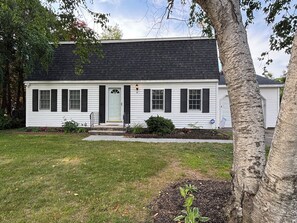 Exterior - Queens Way Retreat-12 Guests-Pet Friendly (Wells)
