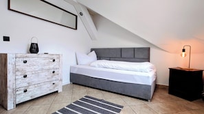 1 bedroom, free WiFi, bed sheets, wheelchair access