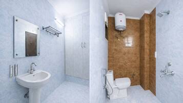 Deluxe Double Room, Balcony, City View | Bathroom
