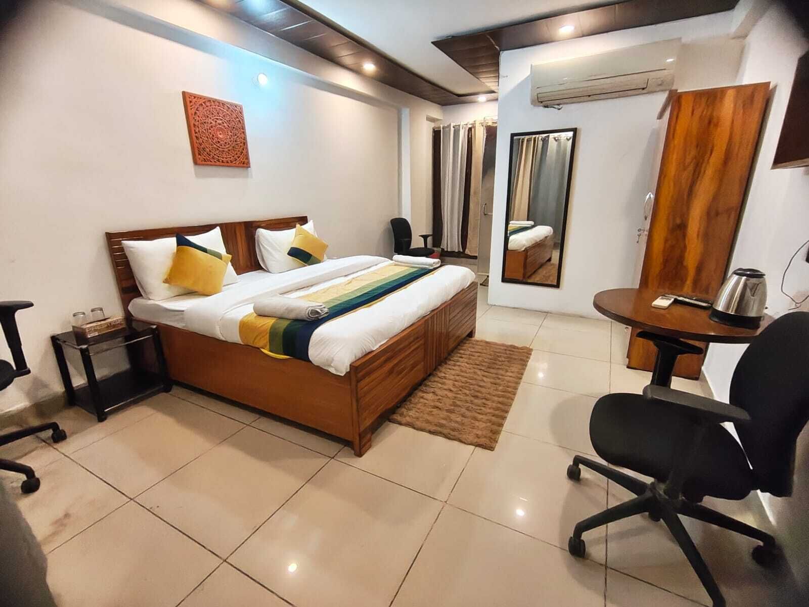 In-room safe, iron/ironing board, free WiFi