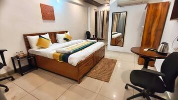 Deluxe Double Room, Balcony, City View | In-room safe, iron/ironing board, free WiFi