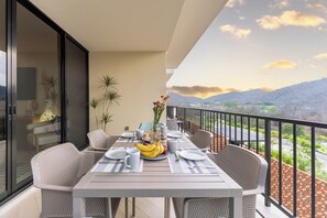 Outdoor dining - 2BDR Santa Cruz Main Level | Walk to Beach/Town (Huatulco)