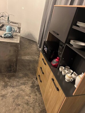 Bungalow, 1 chambre, fumeurs, patio | Intérieur
