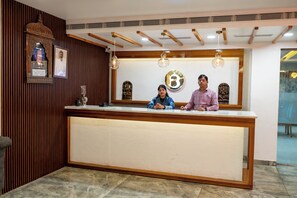 Lobby - HOTEL BOBINA (Gorakhpur)