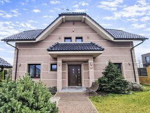 Exterior - Serenity by Interhome (Kraluv Dvur u Berouna)