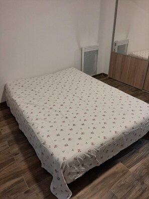 WiFi, bed sheets - Studio modern terrace 10m2, air-conditioned near Timone - Marseille 13005 (Marseille)