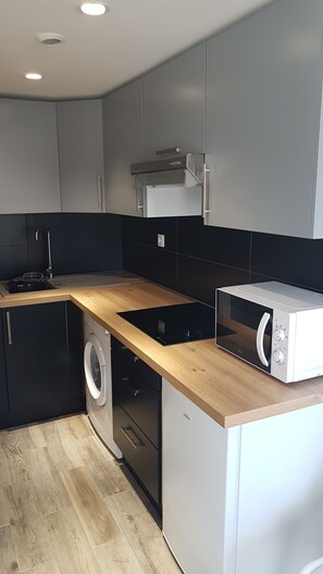 Private kitchen - Studio modern terrace 10m2, air-conditioned near Timone - Marseille 13005 (Marseille)