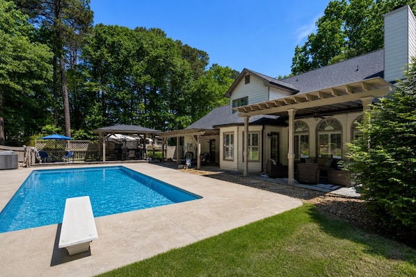 Outdoor pool, a heated pool