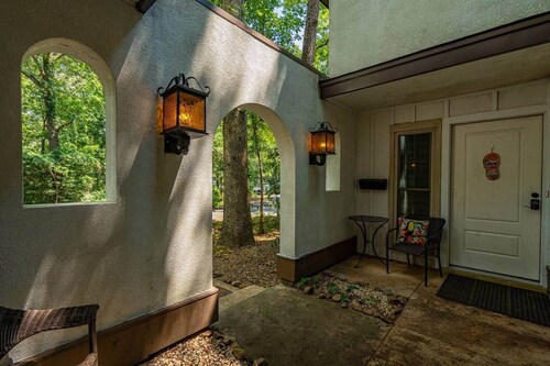 The Villa at DeSoto in HSV, AR