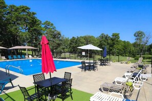 Pool - The Villa at DeSoto in HSV, AR (Hot Springs Village)