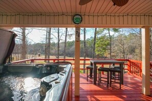 Outdoor dining - Up to Par in Hot Springs Village, AR (Hot Springs Village)