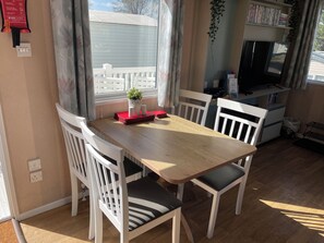 Dining - Snapdragon 3 bedroom dog friendly caravan on Rockley Park, Poole Harbour, Dorset (Poole)