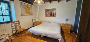 Iron/ironing board, WiFi, bed sheets - Les Artals- Villa with 12m pool, boules court (Montaigu-de-Quercy)