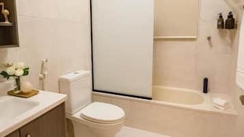 Superior Apartment, Balcony, City View | Bathroom