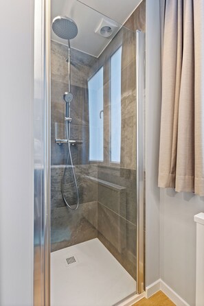 Shower - Calvi 0202 + Garage * (Koksijde)