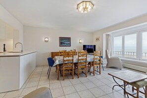Dining - Calvi 0202 + Garage * (Koksijde)
