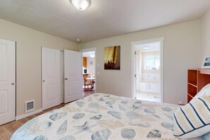 Travel cot, free WiFi, bed sheets - Fire Pit, Grill, 3bd, 2ba, Dogs Ok, Fully Fenced Yard (Allee) (Aberdeen)