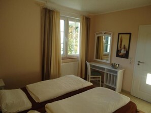 Internet - Charmantes Appartement in Rowy mit Grill, Garten by Interhome (Rowy)
