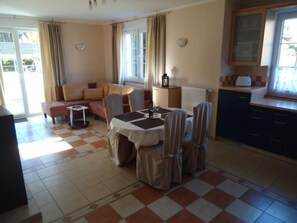 TV, fireplace - Charmantes Appartement in Rowy mit Grill, Garten by Interhome (Rowy)