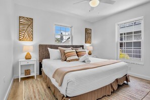 Iron/ironing board, free WiFi, bed sheets - Chardonnay Shores - Beautiful 2 Bedroom Home (Anna Maria)