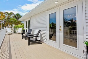 Terrace/patio - Chardonnay Shores - Beautiful 2 Bedroom Home (Anna Maria)