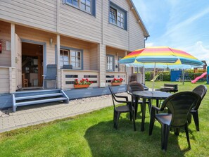 Outdoor dining - mit Wasserblick by Interhome (Gąski)