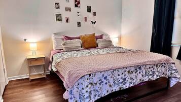 Iron/ironing board, WiFi, bed sheets