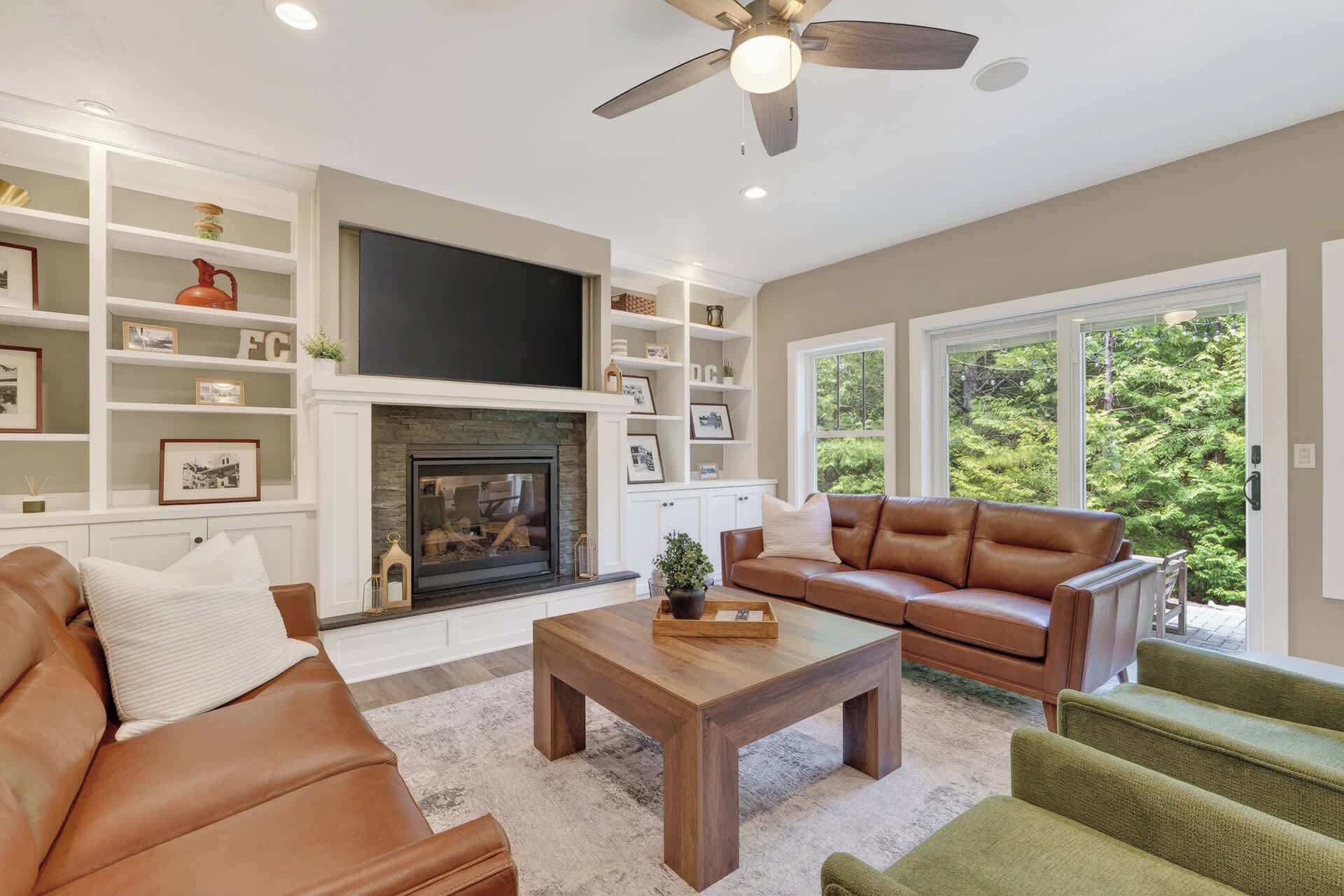 Smart TV, fireplace, offices
