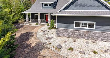 Fish Creek home- near downtown w/ Fire pit