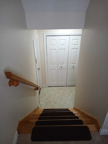 Dreamdoor Apartment. 
A minute drive to Casino NB & A minute walk to Bus Station